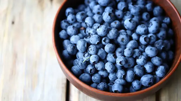 Fresh Blueberries Bowl Blueberries Bright Juicy — Stock Photo, Image
