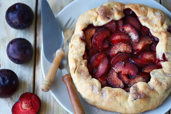 Selektiver Fokus Startseite Pflaume Galette — Stockfoto