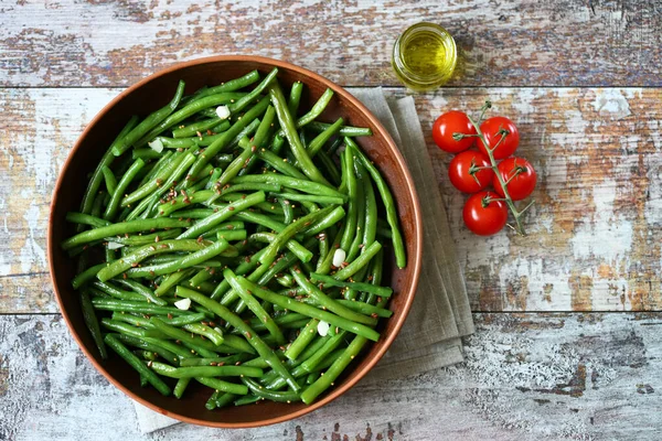 Kavanozda taze fasulye pişirdim. Sağlıklı yiyecekler. Vejetaryen yemeği.