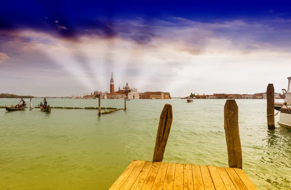 Guardando la Cattedrale di San Giorgio — Foto Stock