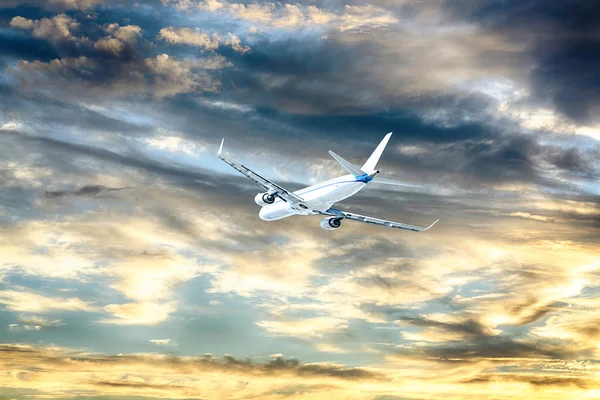 Avião Com Céu Bonito Fundo — Fotografia de Stock
