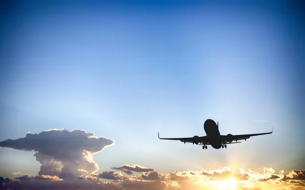 Flugzeug Mit Schönem Himmel Hintergrund — Stockfoto