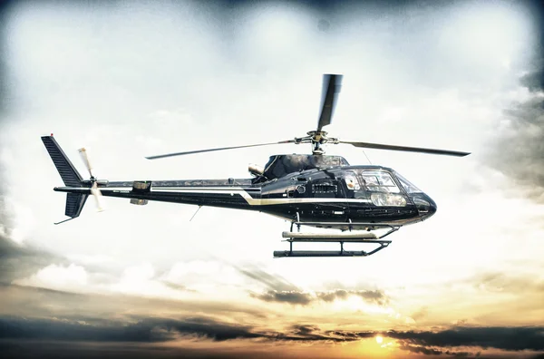 Vrtulník Krásné Zatažené Obloze — Stock fotografie