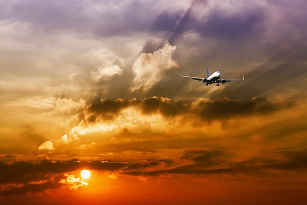 Flugzeug Mit Schönem Himmel Hintergrund — Stockfoto