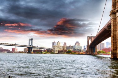 Brooklin Köprüsü, NYC, seyahat geçmişi