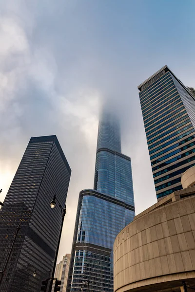 Chicago Wolkenkrabbers Staal Glas Oude Bakstenen Gebouwen — Stockfoto
