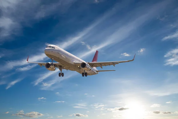 背景の美しい空と飛行機 — ストック写真