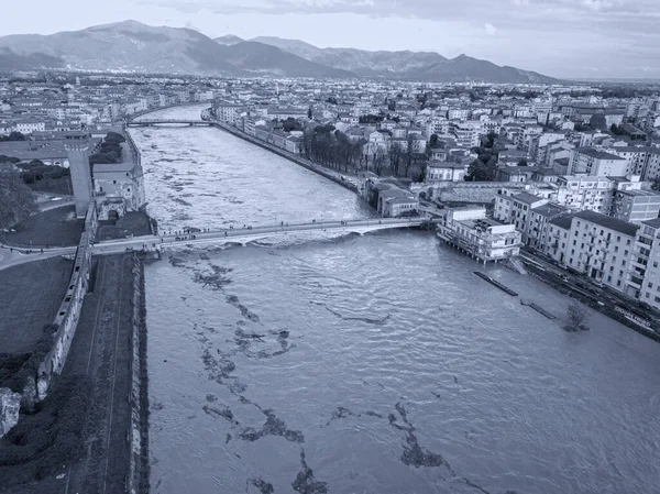 Widok Powietrza Pizę Rzekę Arno Podczas Powodzi Toskania Włochy — Zdjęcie stockowe