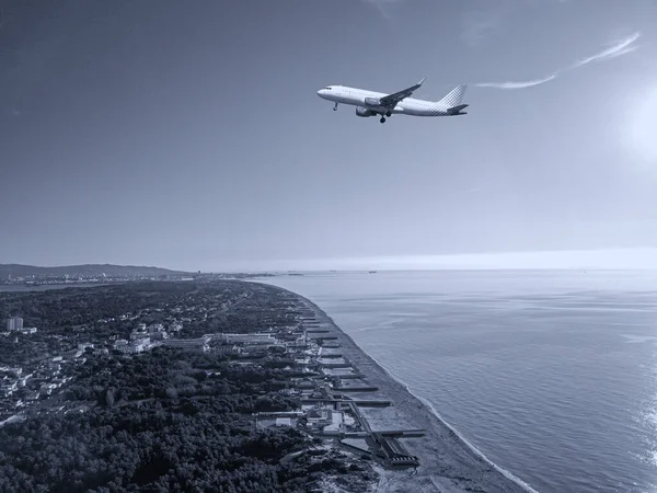 着陸中の航空機の空中展望 — ストック写真