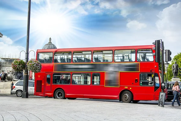 Kırmızı Çift katlı otobüs. — Stok fotoğraf