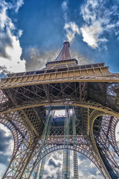 Eiffel tower from below. — Stock Photo, Image