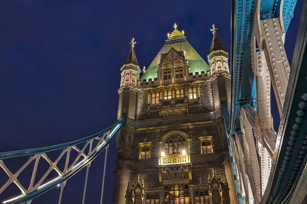 Rincian Jembatan Menara pada malam hari — Stok Foto