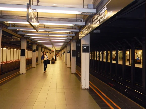 Dentro de la estación de metro —  Fotos de Stock