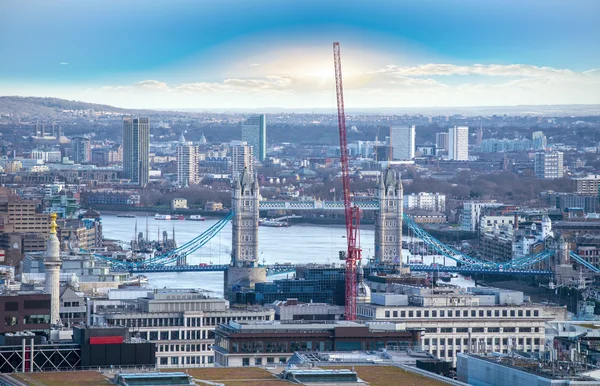 En annan syn på Tower Bridge — Stockfoto