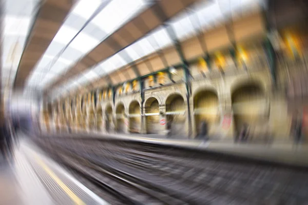 Vista sfocata della stazione della metropolitana di Londra — Foto Stock