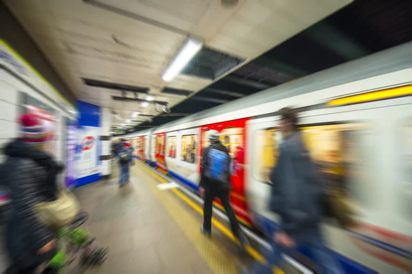 Зоммированный вид лондонского метро — стоковое фото
