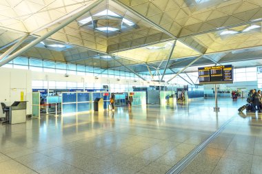 Londra - Jenuary 14: Havaalanı giriş yapan aria yolcu