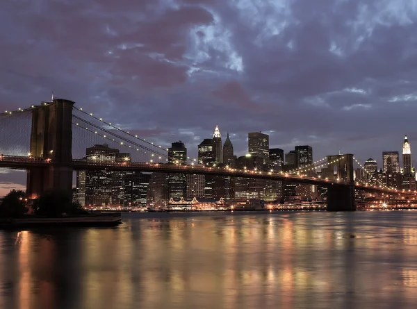 Ponte di Brooklyn di notte — Foto Stock