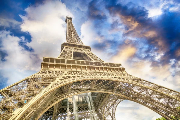 Hermosa vista de la Torre Eiffel en París Imagen de archivo