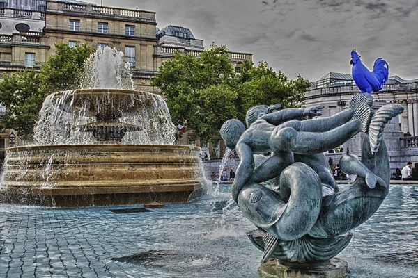 The fountain in Trafalgar Square — Stock Photo, Image
