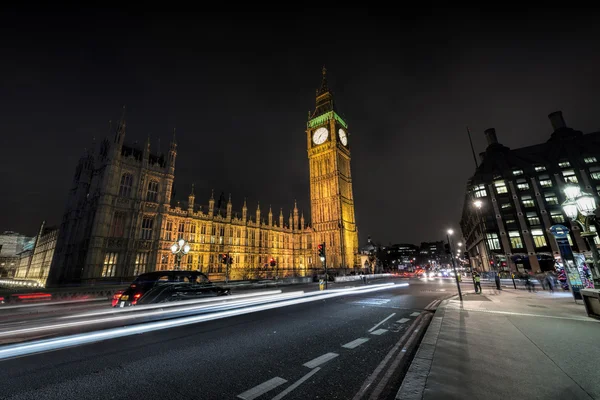 Trilhas Luz Edifícios Iluminados Westminster Noite Londres Reino Unido — Fotografia de Stock