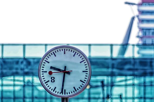 Reloj Tiempo Edificio Del Aeropuerto — Foto de Stock