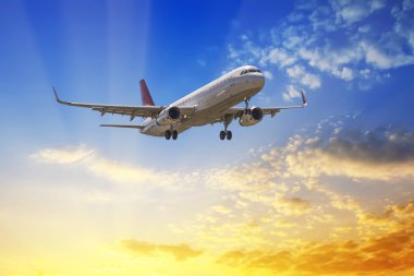 Uçak ile arka plan üzerinde güzel gök