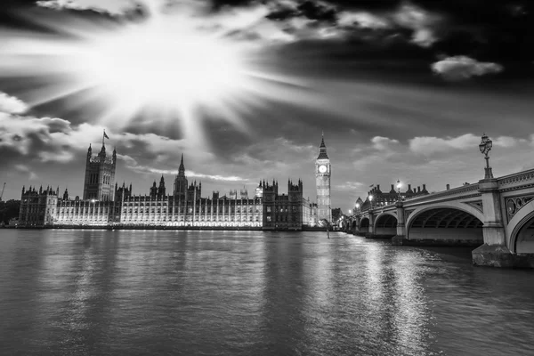 Westminster Güzel Manzarasını Gece — Stok fotoğraf