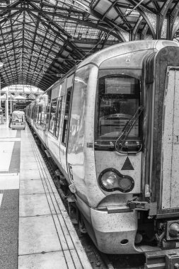Tren ve platform İstasyonu, Londra, İngiltere