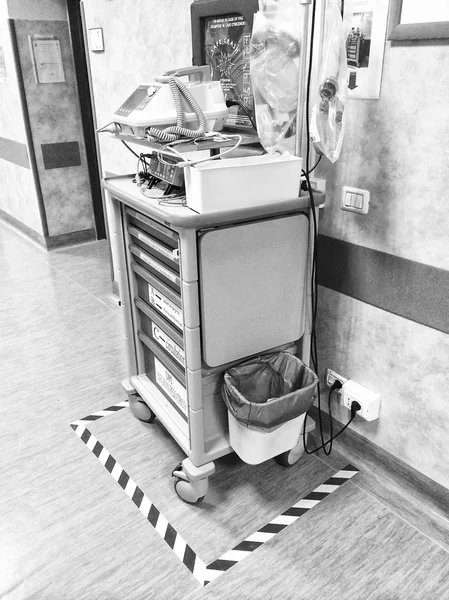 Gros Plan Défibrillateur Debout Hôpital — Photo