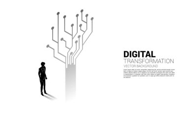 Nokta bağlantı hattı devresinden ağaçla duran iş adamının silueti. İş dünyasının dijital dönüşümü kavramı.