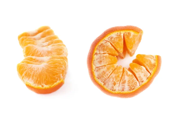 Line of fresh juicys tangerines fruit isolated over the white background — Stock Photo, Image