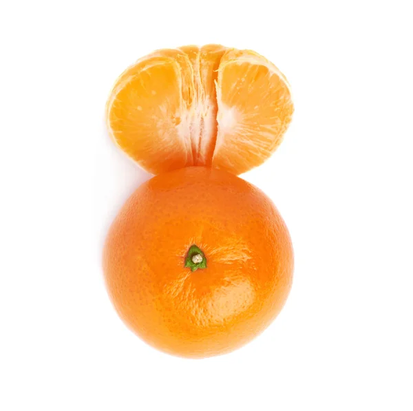 Half and fresh juicy tangerine fruit isolated over the white background — Stock Photo, Image
