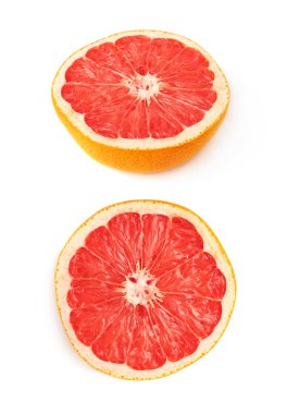Beyaz arka plan üzerinde izole yarısında kesilmiş kurutulmuş greyfurt