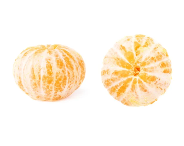 Friss, lédús Tangerine gyümölcsök elszigetelt fehér hátterén át — Stock Fotó
