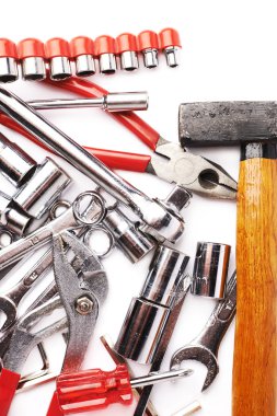 Beyaz izole arka plan üzerinde araçlar kümesi