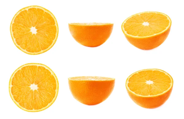 Laranja madura cortada ao meio isolada sobre o fundo branco, conjunto de diferentes foreshortenings — Fotografia de Stock