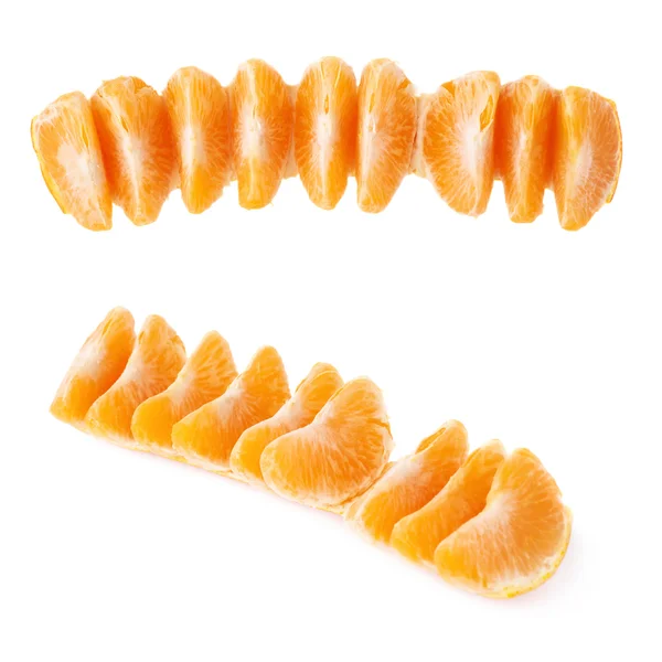Linha de sucos frescos tangerinas frutas isoladas sobre o fundo branco — Fotografia de Stock