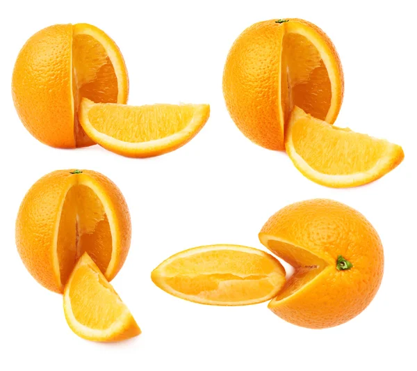 Oranžové řezané plátky izolovaných bílém pozadí, nastavte na různých foreshortenings — Stock fotografie