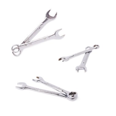 Beyaz arka plan üzerinde izole wrenchs metal araç kümesi