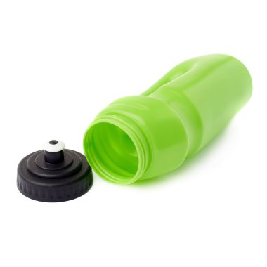 Su şişesi beyaz arka plan üzerinde izole