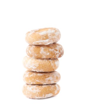 Beyaz arka plan üzerinde izole delik ile küçük kek yığını