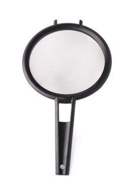 Beyaz izole arka plan üzerinde tek elek kevgir