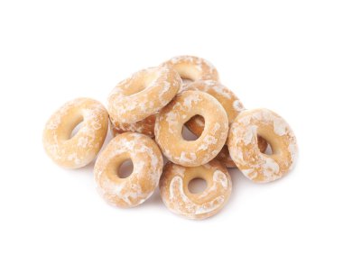 Beyaz arka plan üzerinde izole delik ile küçük kek yığını