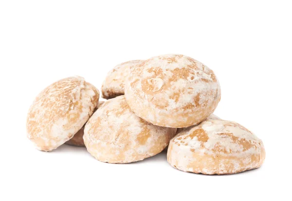 Montón de pan de jengibre pequeño pastel aislado sobre el fondo blanco — Foto de Stock