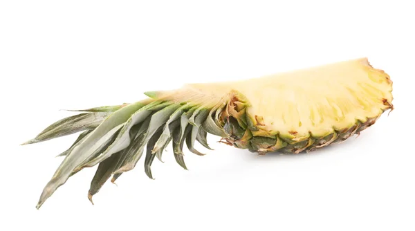 Ścięte ananas na białym tle nad białym — Zdjęcie stockowe