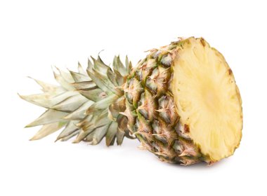 Beyaz arka plan üzerinde izole ananas kesme