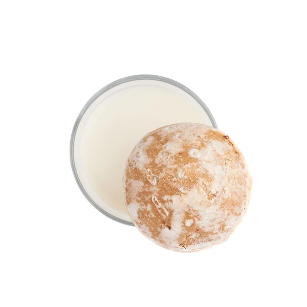 Glass of milk and cookie isolated over the white background — Stock Photo, Image