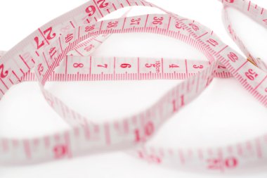 Beyaz arka plan üzerinde izole ölçüm bandı terzi