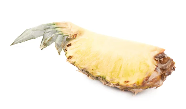 Abacaxi cortado isolado sobre fundo branco — Fotografia de Stock